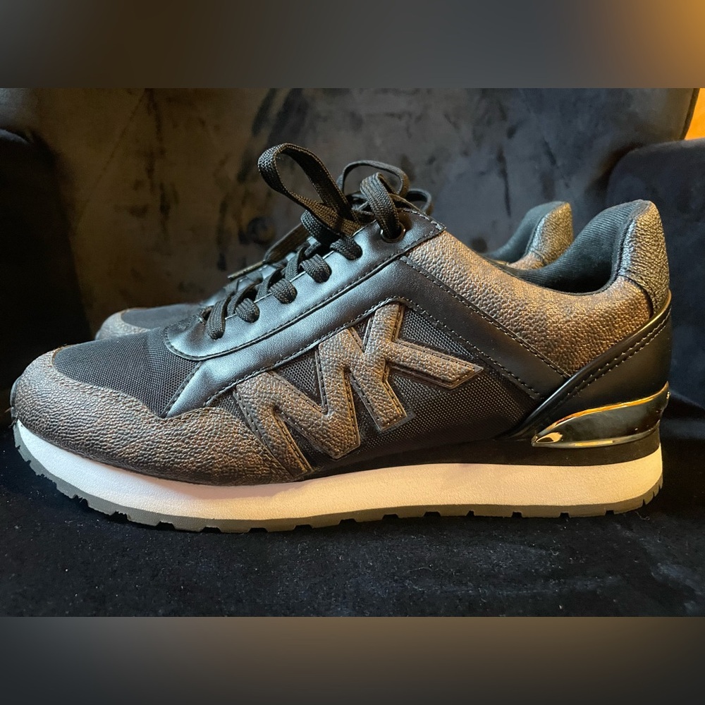 Micheal Kors Fashion sneakers